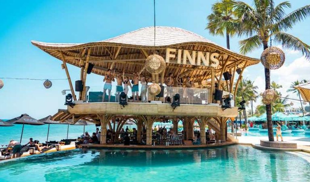 finns-beach-club-bali-di-kawasan-pantai-berawa-kuta-utara-badung-bali-foto-dok-finns-bali-1742370628062_169